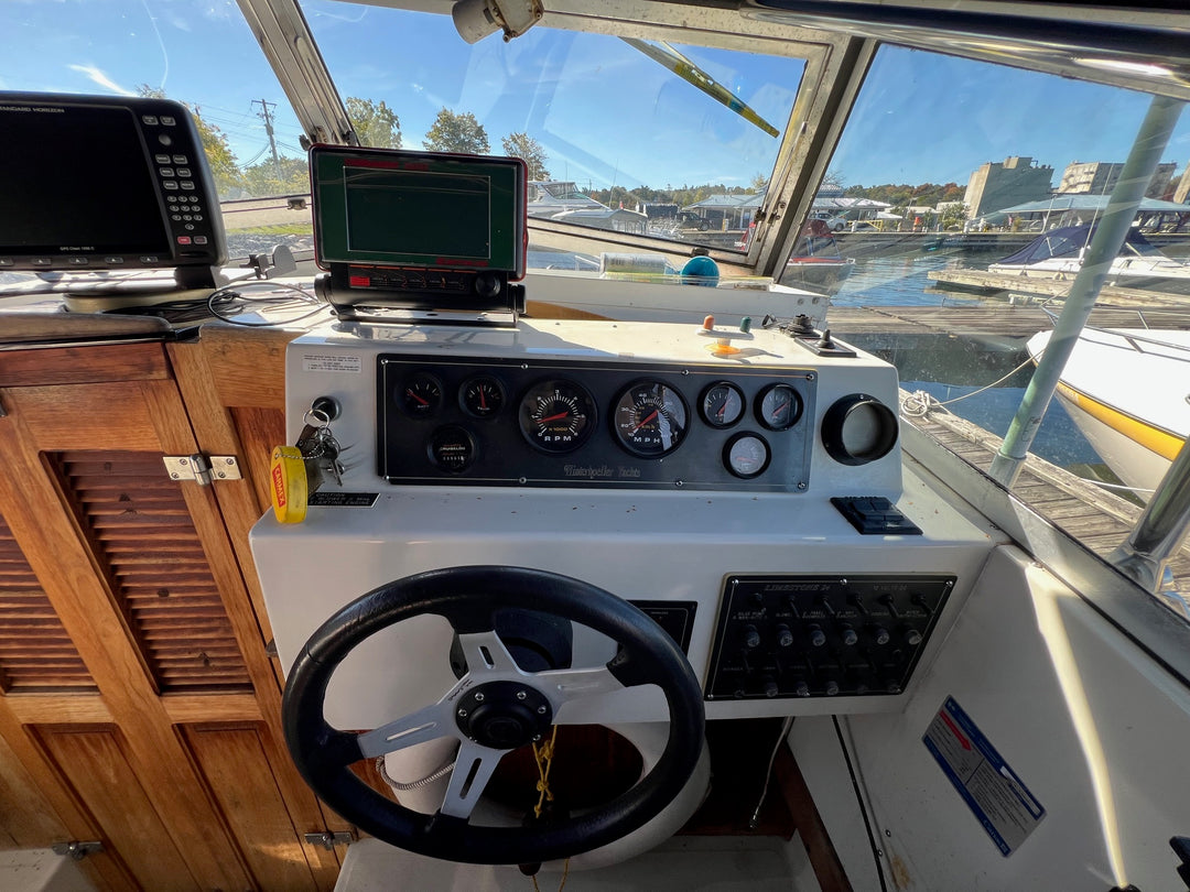 1987 Limestone 24 Express Cruiser