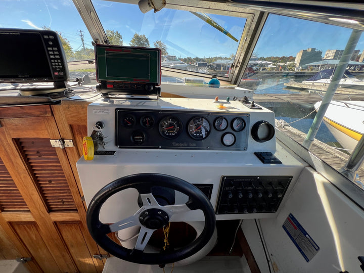 1987 Limestone 24 Express Cruiser