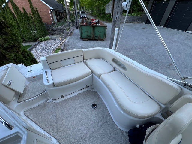 2001 Chris Craft 262 Deck Boat