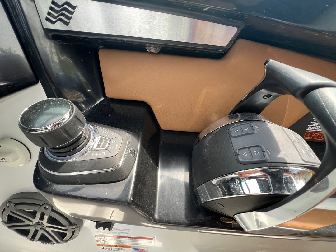 2020 Four Winns H290