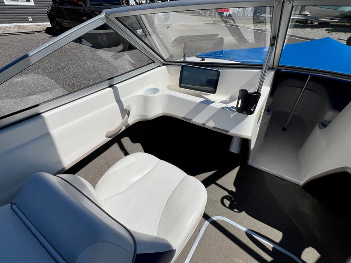 2004 Bayliner 175