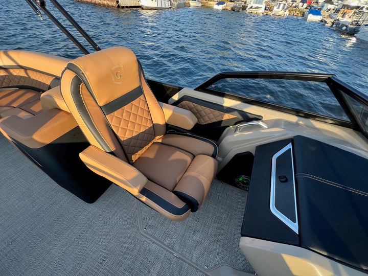 2021 Godfrey AquaPatio 255