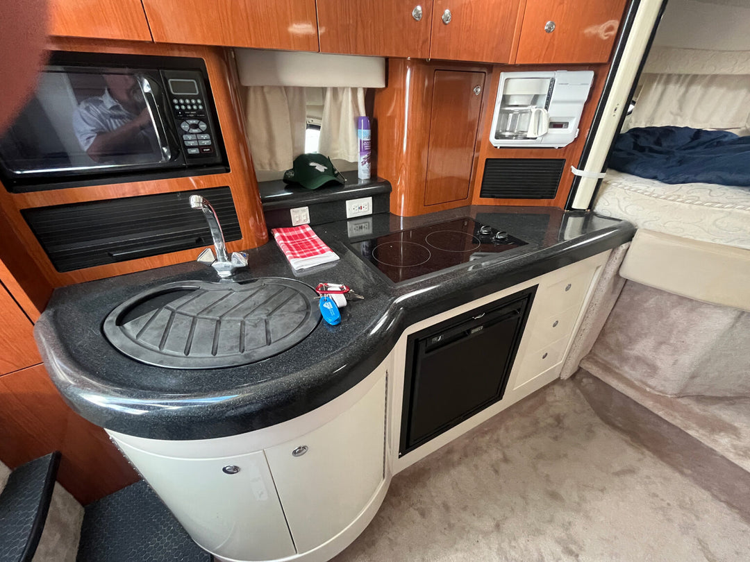 2003 Monterey 322 Express Cruiser