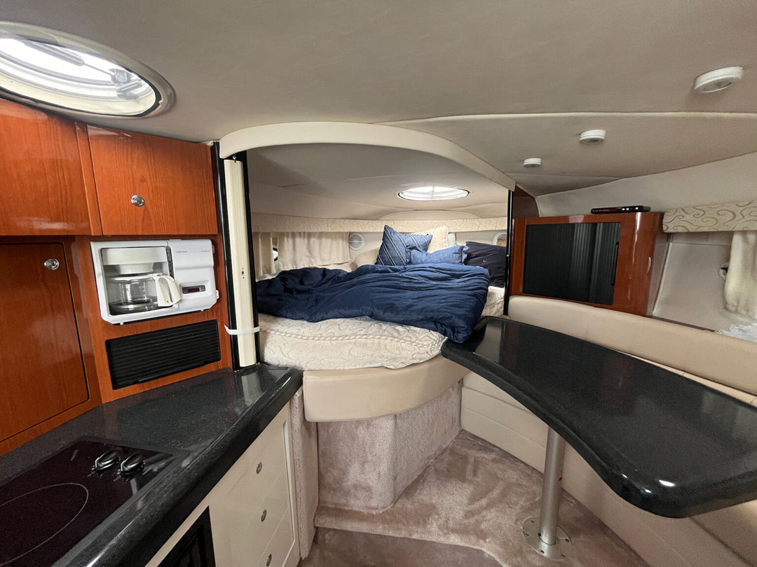 2003 Monterey 322 Express Cruiser