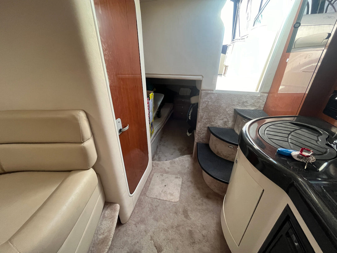 2003 Monterey 322 Express Cruiser